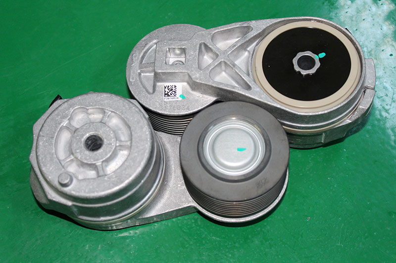 PC360-7皮帶漲緊（jǐn）輪（lún）